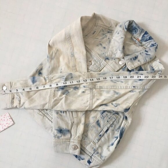 Free People Rumors Tie Dye Relaxed Fit Off White Denim Jacket Size XS - Picture 8 of 14